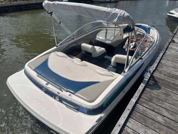 Maxum 1900 SR met 200 pk V6 Mercruiser en trailer - Afbeelding 3