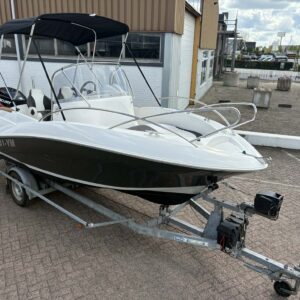 Quicksilver 555 Commander met Mercury 90 pk 4 takt en trailer